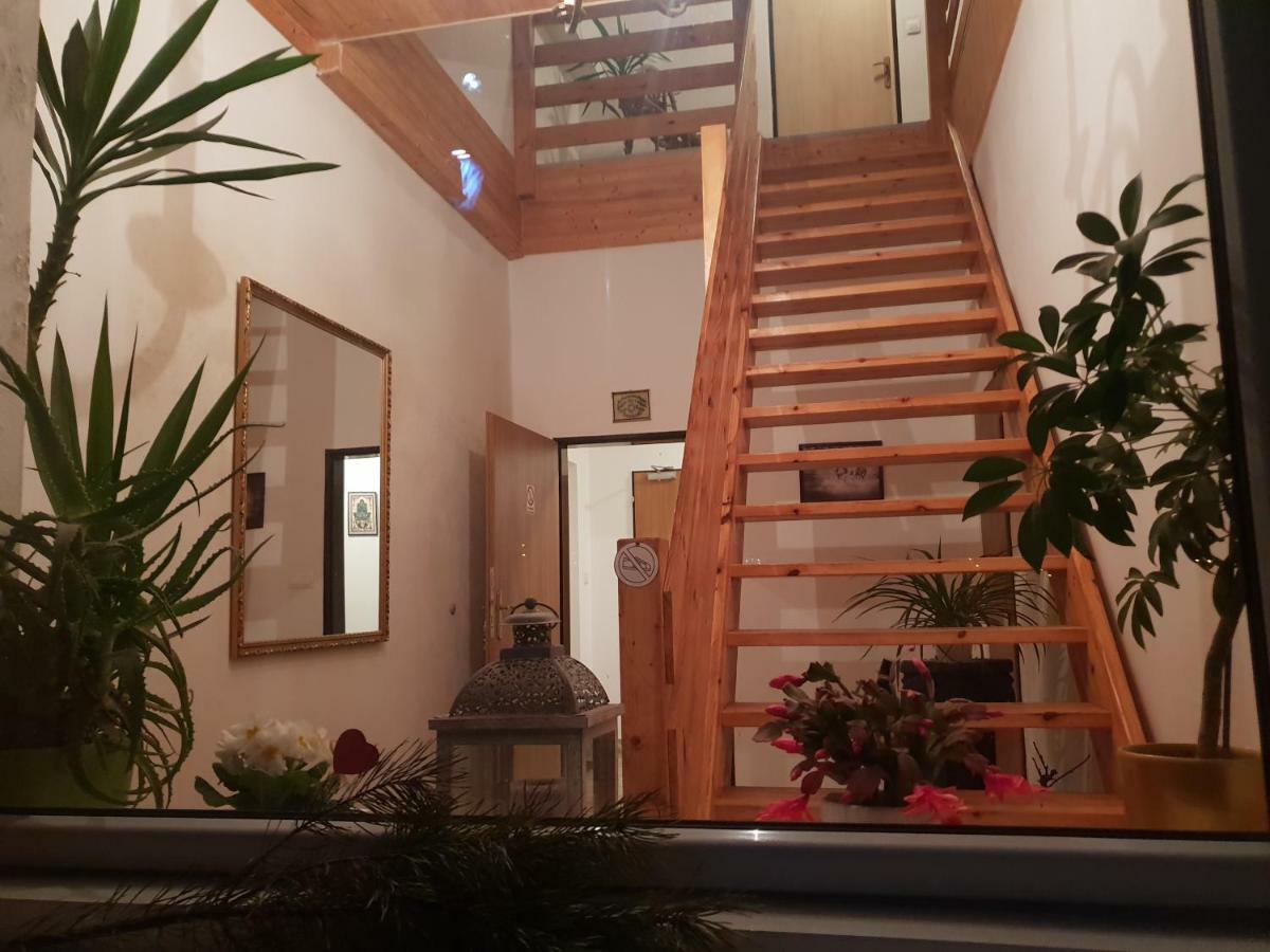 Farm Stay Nh Stables Nyrany Esterno foto